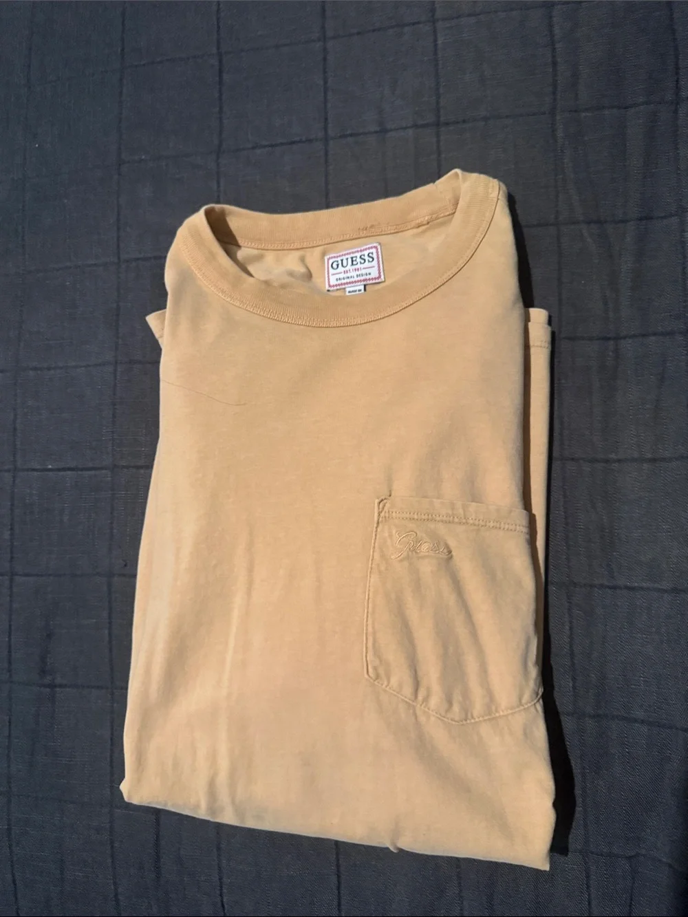 GUESS Men's Short Sleeve Tee - Picture 4 of 4